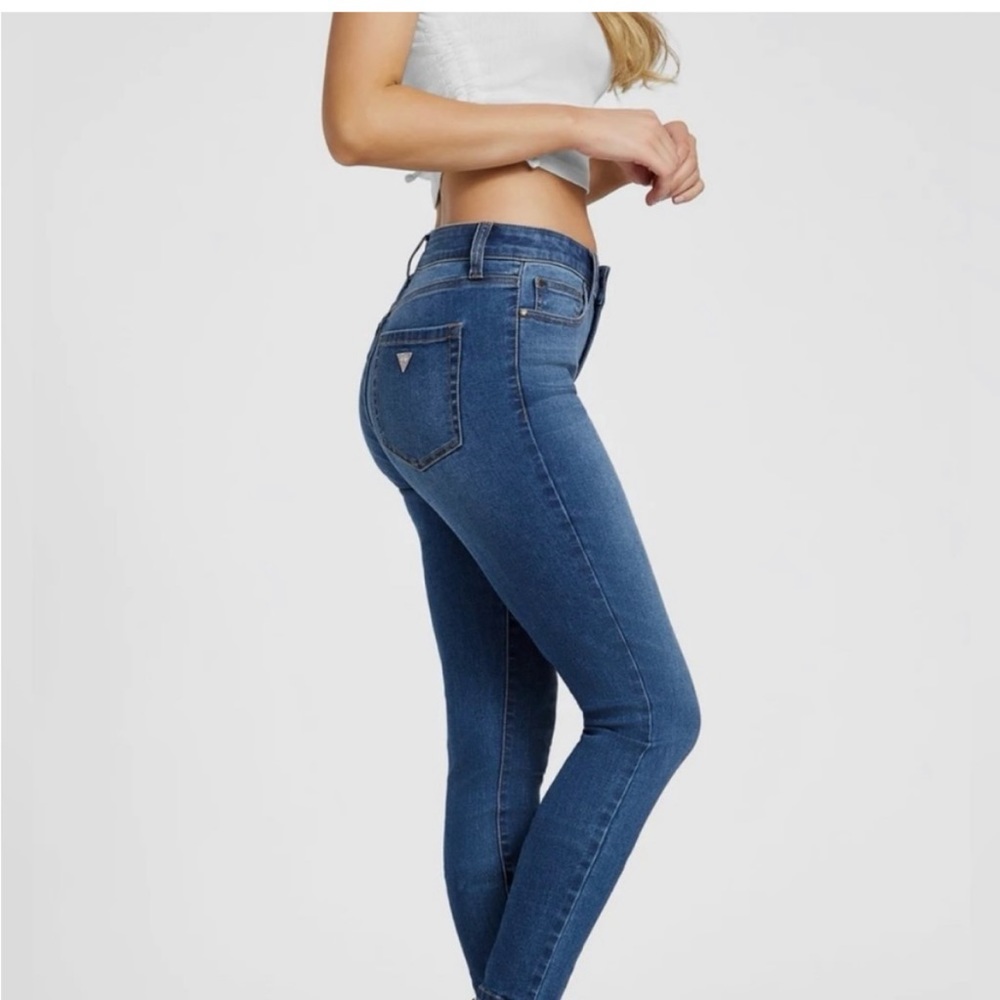 GUESS Curvy Jeans